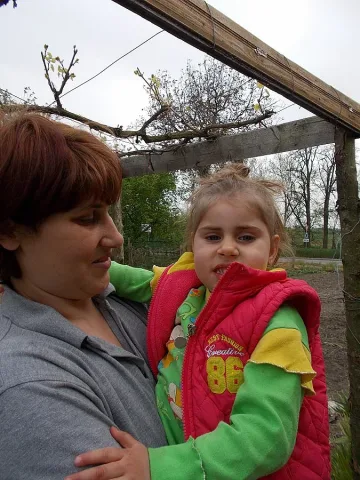 Лекари в Турция дават надежда за малката Рая