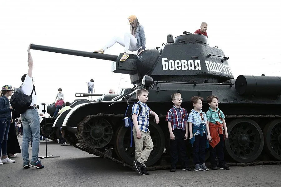 10 000 военни маршируват за Деня на победата