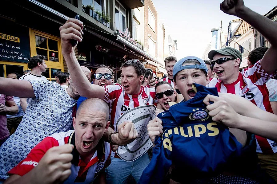 "Аякс" изпусна трофея