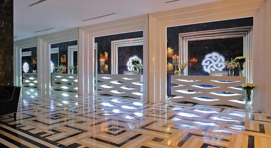 Хотел "Маринела": Надстрояването е законно