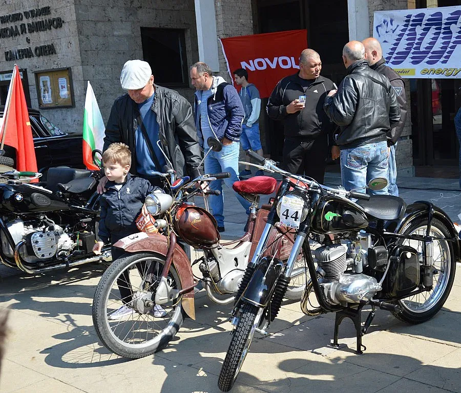 Немски мотор от 1943 г. с наградата в Благоевград