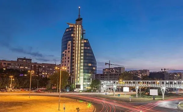 Бутат емблематичен хотел по морето