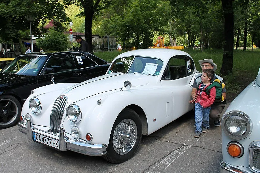 Ретро "дами" на 4 колела радват благоевградчани