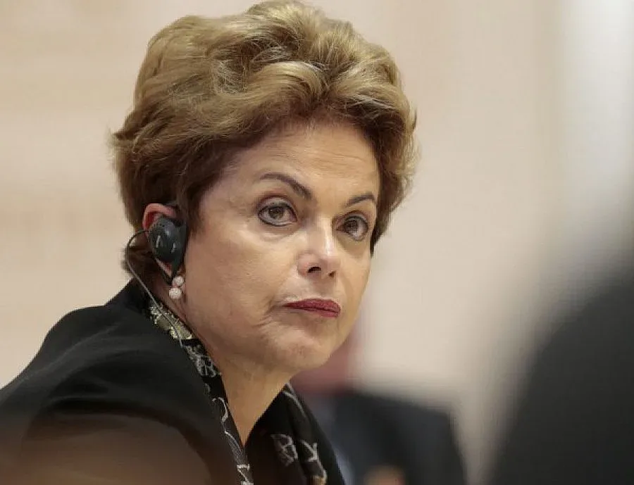 Комисията на сената препоръча импийчмънт на Русеф