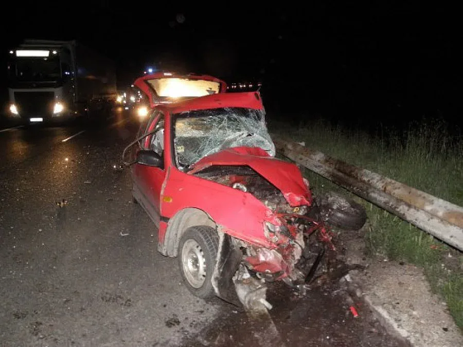 Шофьор се размаза в автобус край Симитли