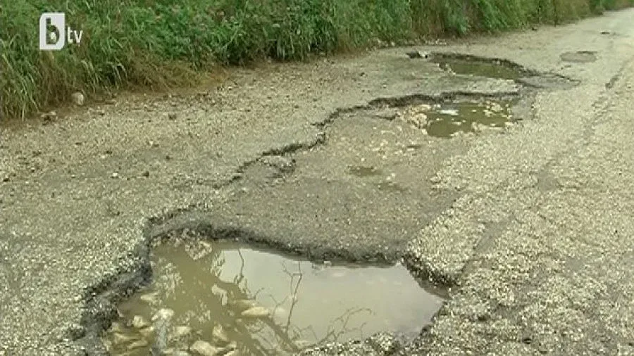 Ремонтират 248 км пътища с европари