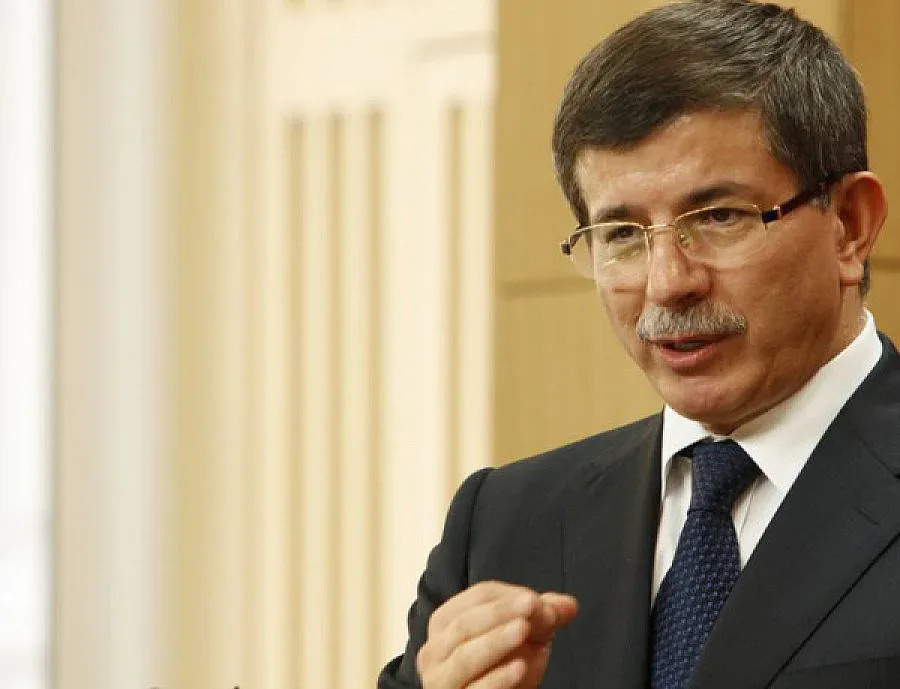 Давутоглу сдава партийния пост