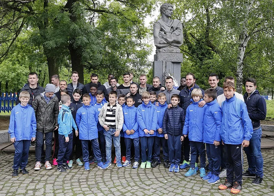 Класики на Гунди нахъсват "Левски"