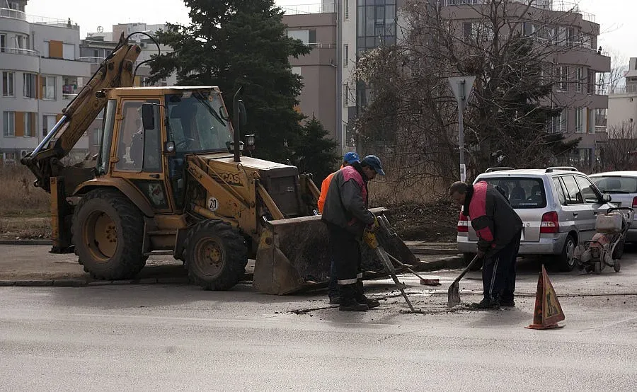 Отпуснаха пари за пътищата в Севорозападна България и Хасковско