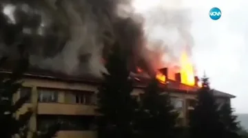 Изчисляват щетите по блока, поразен от мълния