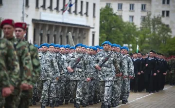 И зенитни ракети на парада в София