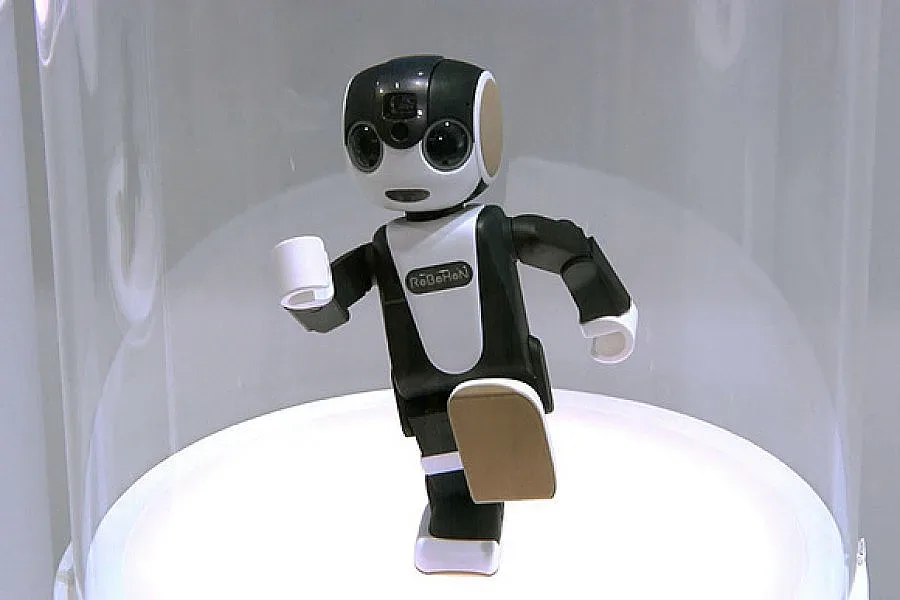 Смартфон робот ходи на два крака