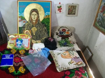 Стотици спят в храма на Преподобна Стойна за лек