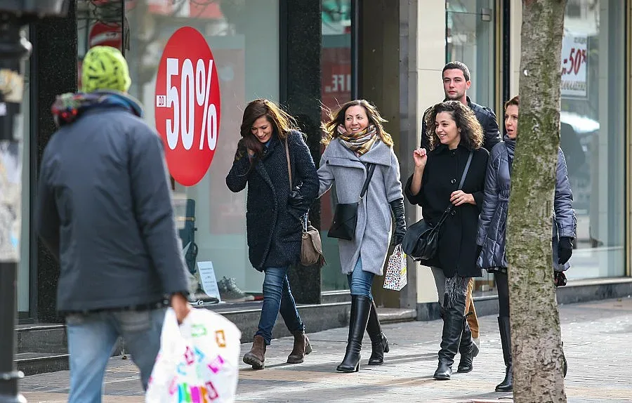 Зарибяват ни с фалшиви намаления по магазините