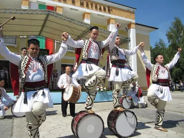 Надпяване в Кърджали с "Върви, народе възродени"