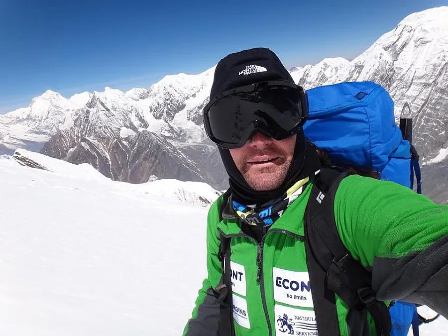 И д-р Атанас Скатов изкачи Анапурна