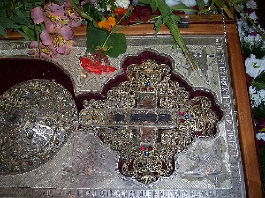 13 храма пазят частици от Разпятието