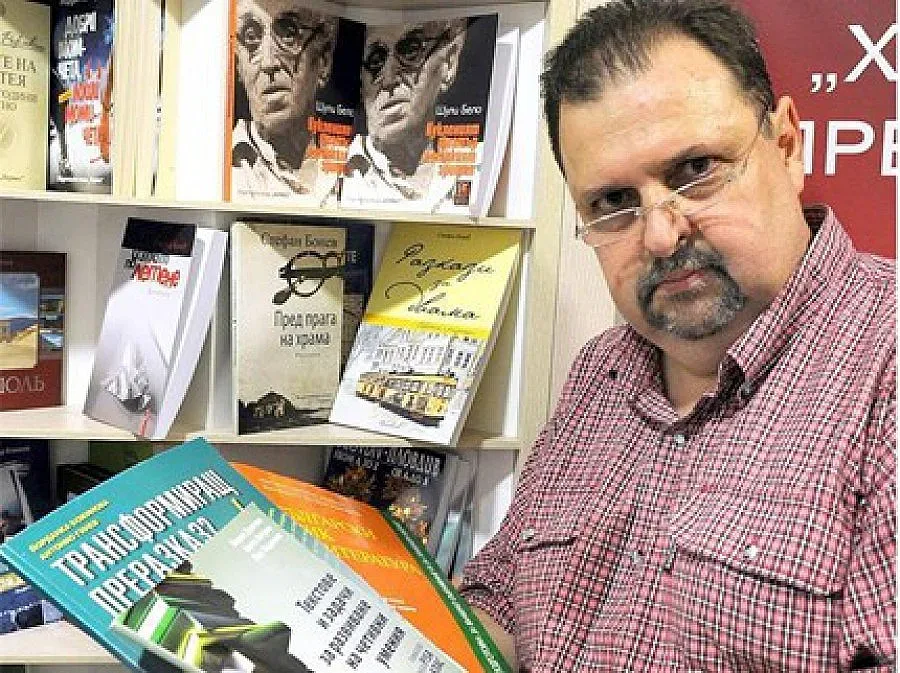 Почина писателят Стефан Бонев