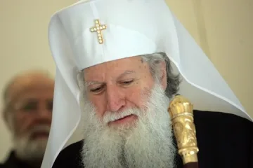 Неофит умива нозете на 12 деца