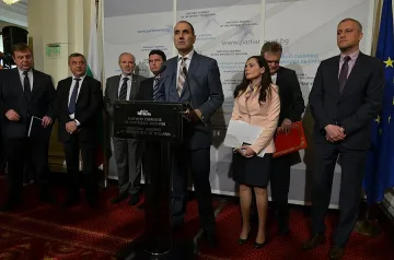 Коалицията си стисна ръцете за Изборния кодекс (ОБЗОР)