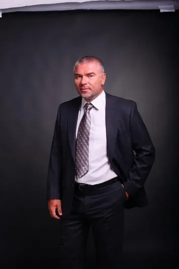 Докато другите обещават,  аз правя нещо реално за хората