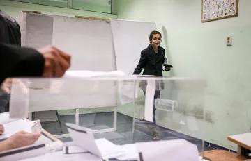 Изборният ден с час по-дълъг