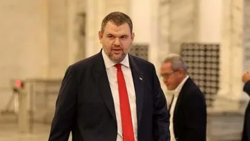 Пеевски: Борисов събира всякакви престъпници, за да му крепят престъпния кабинет /ВИДЕО/