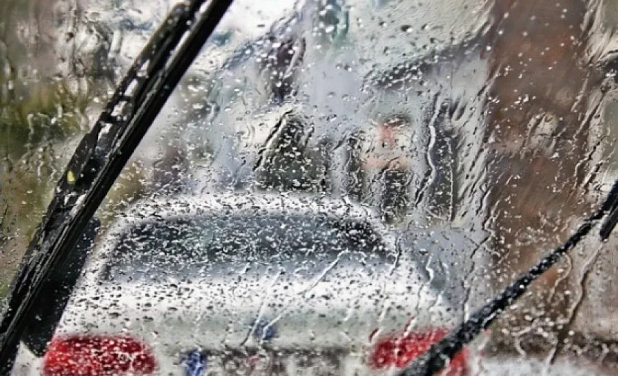 Европа забранява метанола в течностите за чистачки 