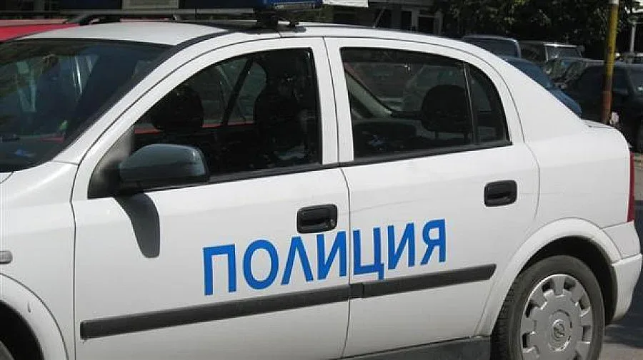 Разгневен брат нападна полицай