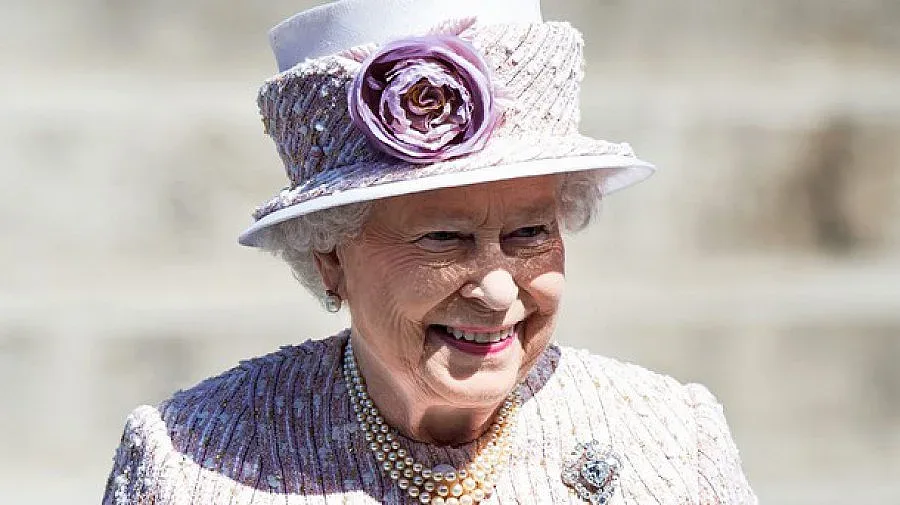 Три поколения чакат за трона на Елизабет Втора