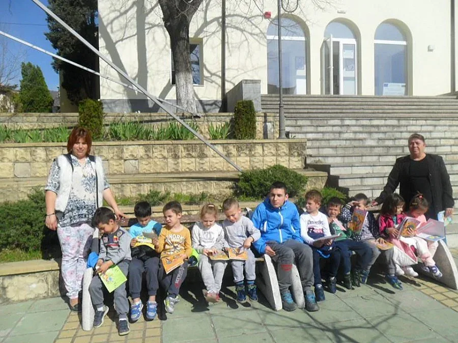 Десетки деца участваха в маратон на четенето