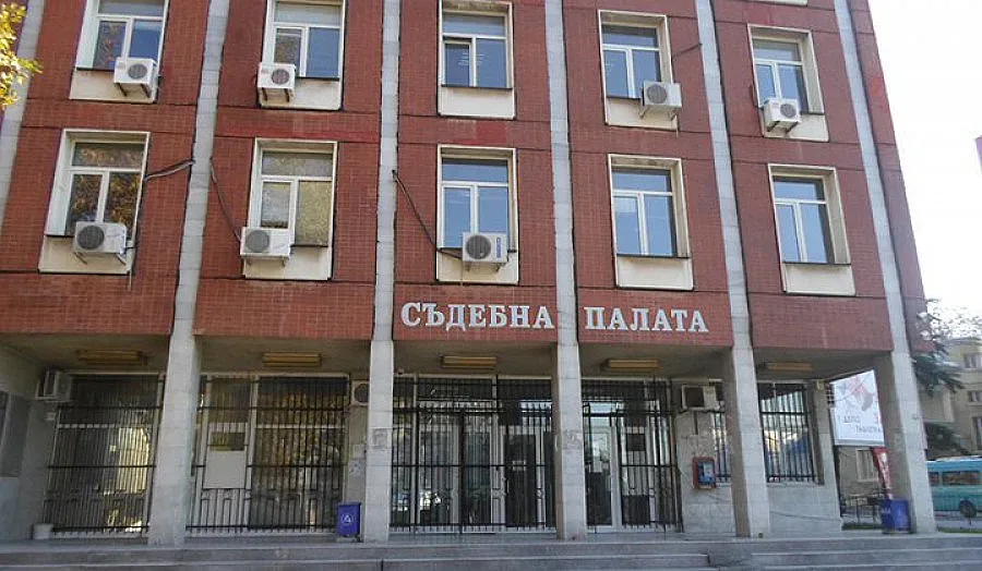 Прокуратурата проверява твърдения за продадено бебе