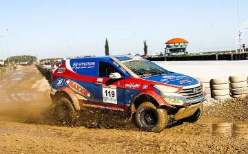 Успешен старт за Иванчев/Николов в Баха 500