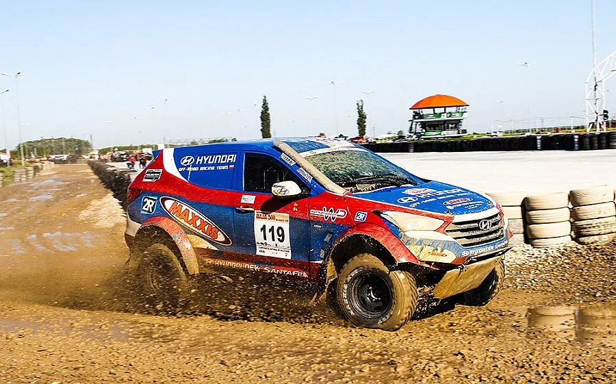 Успешен старт за Иванчев/Николов в Баха 500