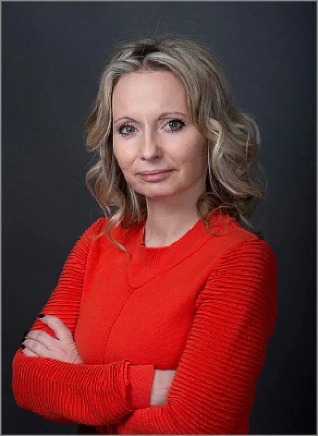 "Цветето на Хеликон" за Катерина Хапсали