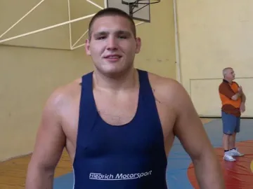 Методиев си уреди борба