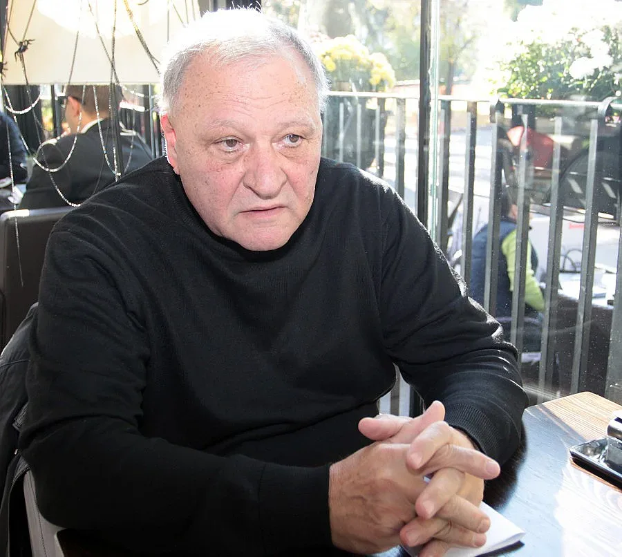 Дъбов: Миков с груб фал в Москва преди конгреса 