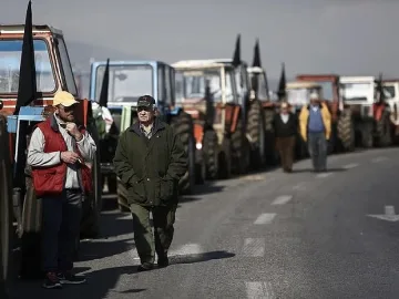 Наши превозвачи блокират границата с Гърция