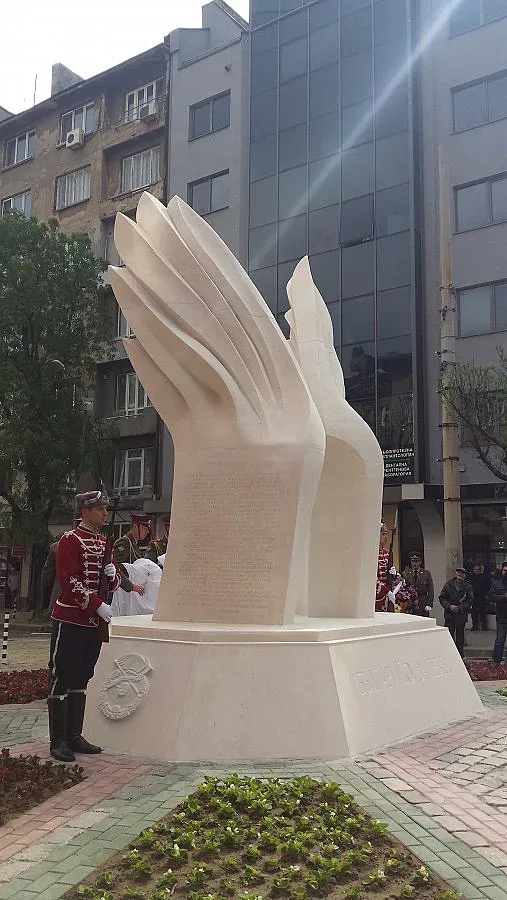 Нов паметник почита героите от Македония, Беломорието и Одринско