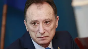 Арест за шефа на Фонда за лечение на деца в чужбина 