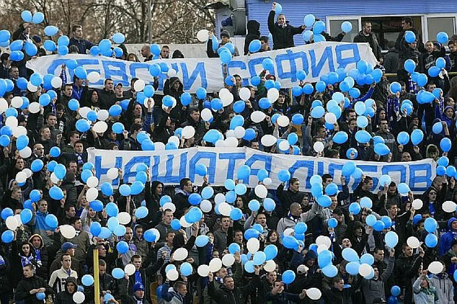 "Левски" поглежда и към сектор "В"