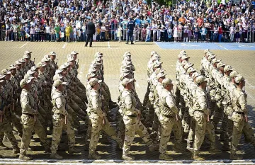 Пускат самолети за военния парад (ОБЗОР)