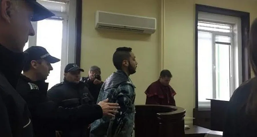 Пробация за фалшивата бомба на летището