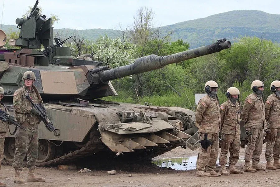 Президентът инспектира учението "Ответен удар 16"