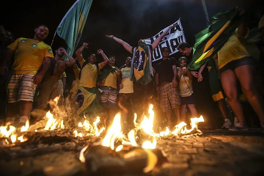 Конгресът бутна стола на Дилма (ОБЗОР)