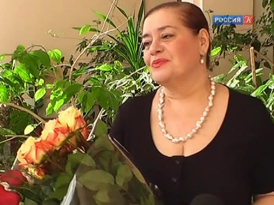 Звезди от Европа и Китай в "Евгений Онегин"