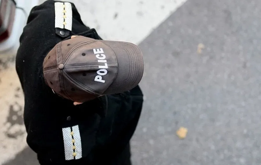 Деца пребиха и ограбиха възрастен мъж