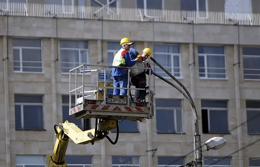 Петрич ще харчи по-малко за осветление