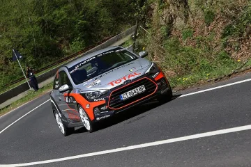 Жеков/Шопов поведоха в Hyundai Racing Trophy 