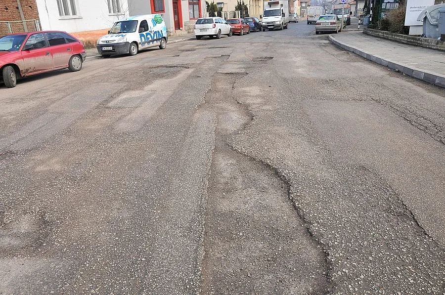 Блокираха за час пътя към Дунав мост 2